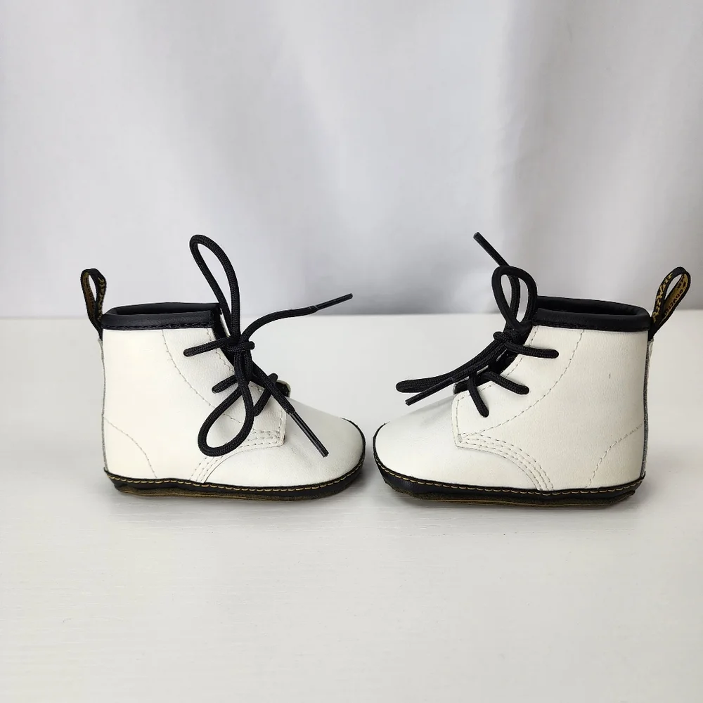 Dr Martens Black and White Infant Soft Sole 1460 Crib Booties Size US 2